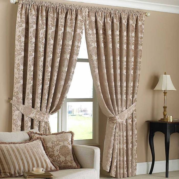 How to decorate living room curtains